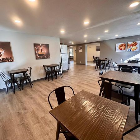 Super 8 By Wyndham Great Falls City Center المظهر الخارجي الصورة
