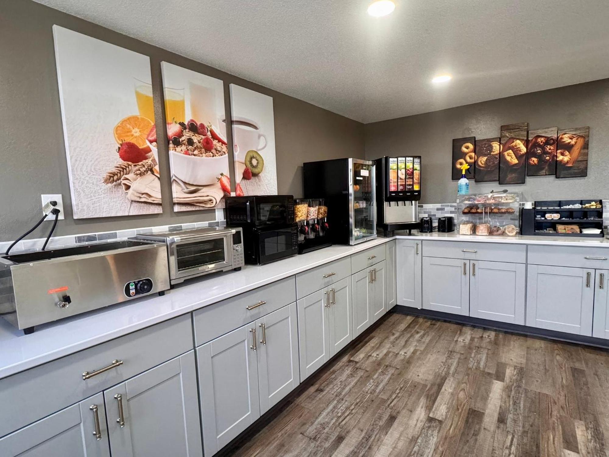 Super 8 By Wyndham Great Falls City Center المظهر الخارجي الصورة