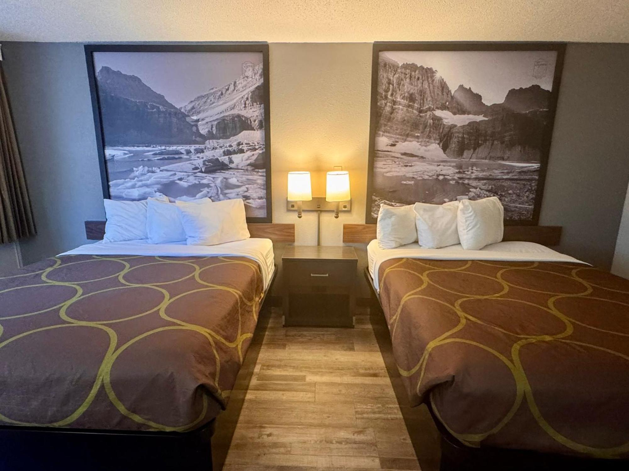 Super 8 By Wyndham Great Falls City Center المظهر الخارجي الصورة