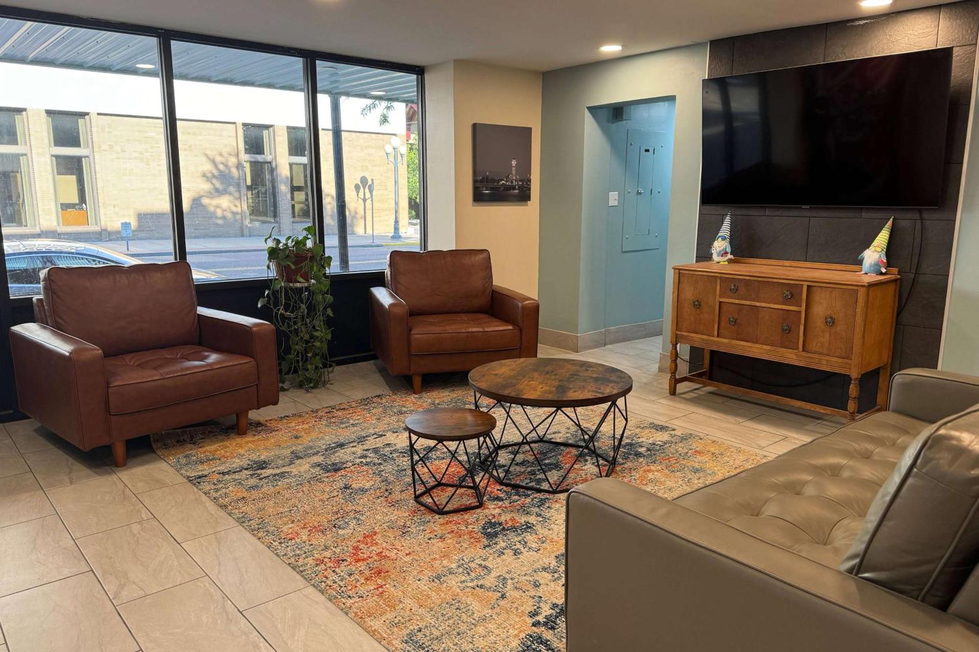 Super 8 By Wyndham Great Falls City Center المظهر الخارجي الصورة